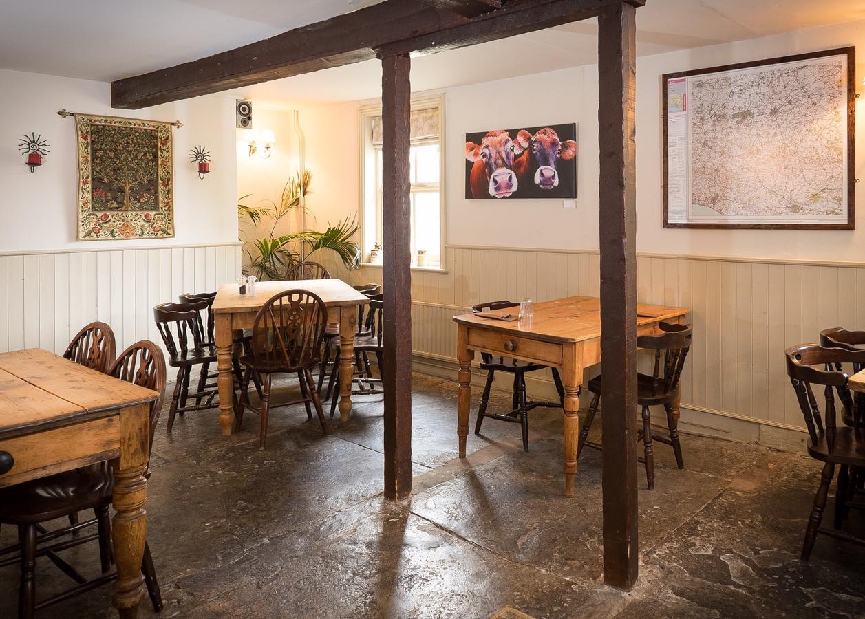 The Chetnole Inn ภายนอก รูปภาพ