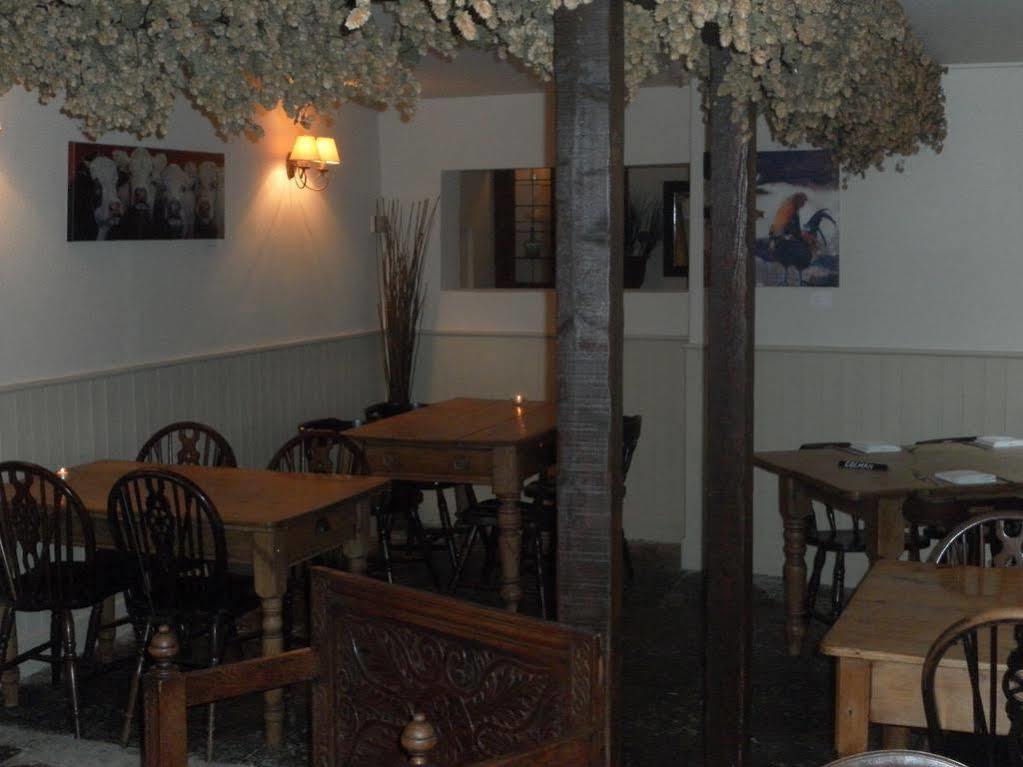 The Chetnole Inn ภายนอก รูปภาพ